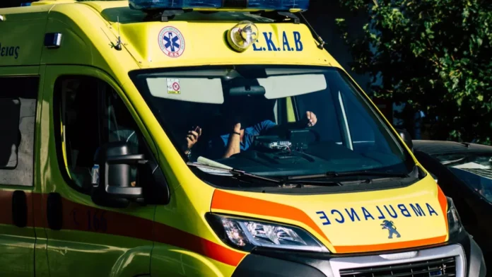 Σοβαρό τροχαίο στην Κορίνθου-Τριπόλεως: Φορτηγό πέρασε στο αντίθετο ρεύμα