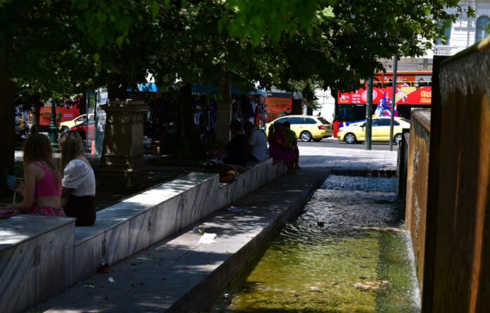 Σε επιφυλακή ο Δήμος Αθηναίων για τον καύσωνα: Ανοίγουν 7 κλιματιζόμενοι χώροι