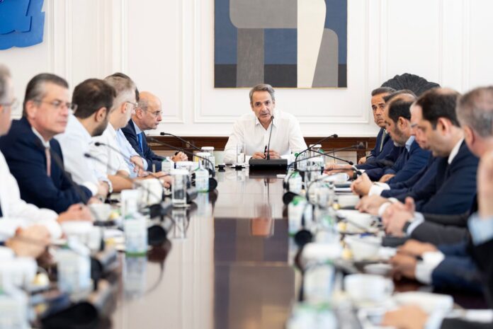Πυρόπληκτοι: Επιτάχυνση αποζημιώσεων και αντιδιαβρωτικά έργα — το κυβερνητικό σχέδιο