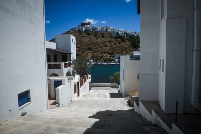 Νέα ΚΥΑ για τον τουρισμό — το σχέδιο για βιώσιμη ανάπτυξη και προστασία του περιβάλλοντος
